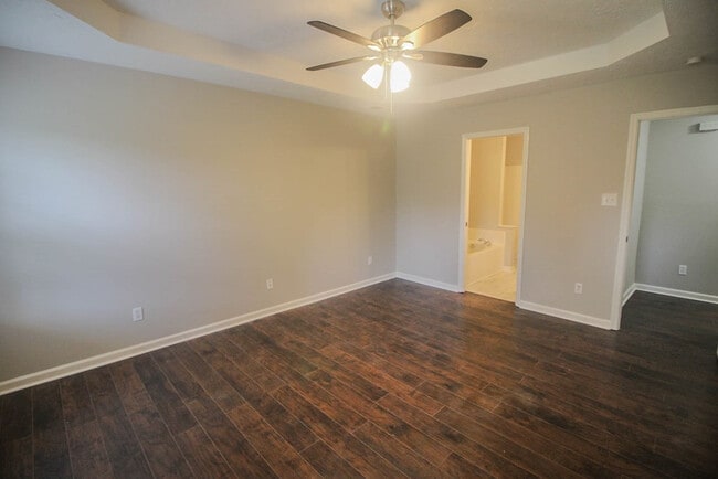 Building Photo - 525 Cashel Rd