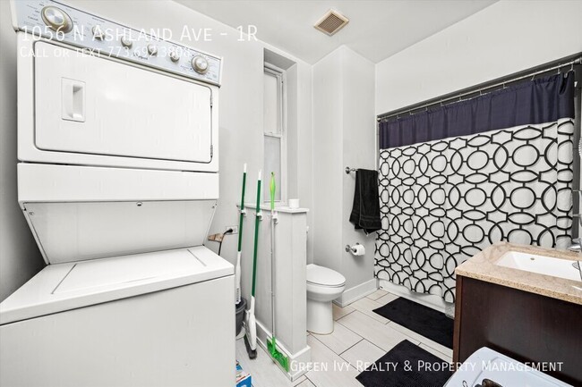 Building Photo - 1056 N Ashland Ave