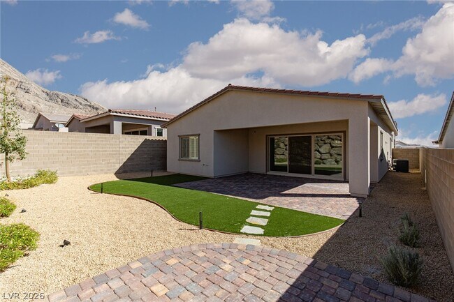 Building Photo - 2267 High Perch St