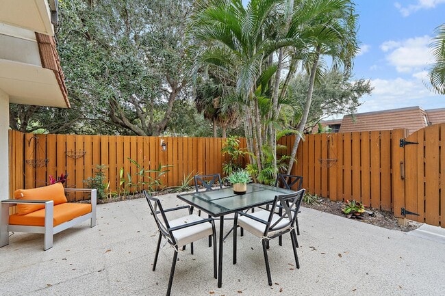 Building Photo - 3052 30th Ct