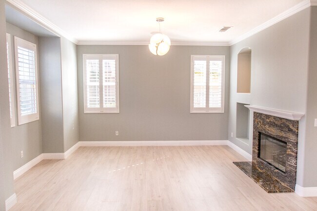 Building Photo - 3br/3.5ba Home in Carmel Valley-Torrey Hig...