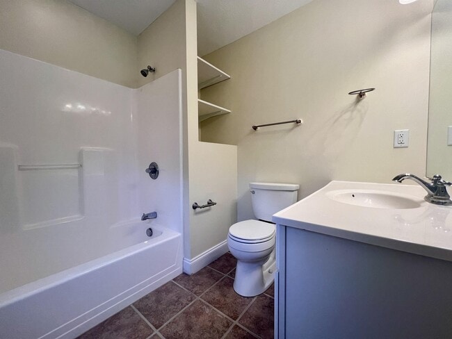 Building Photo - 304 Villa View Dr