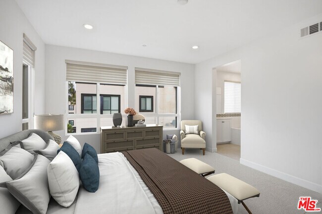 Building Photo - 12510 W Fielding Circle