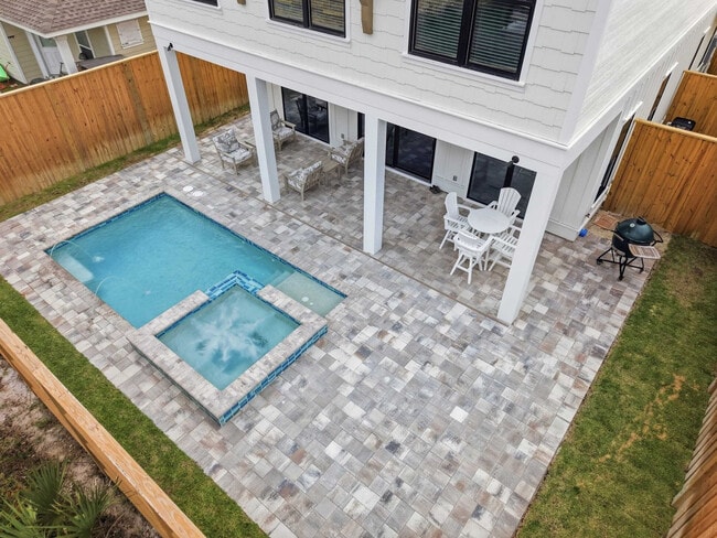 Building Photo - 304 Palm Beach Dr