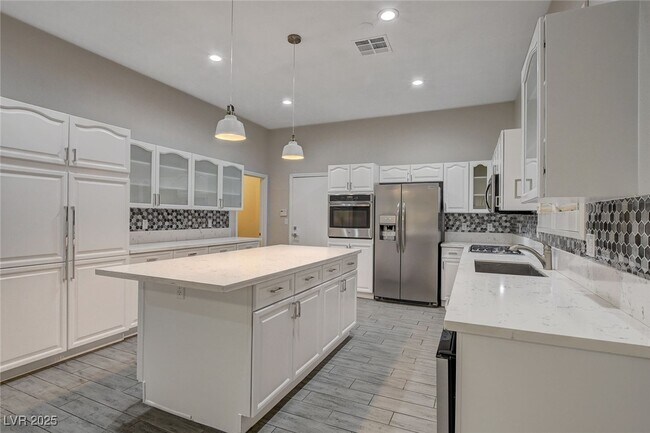 Building Photo - 2794 Glen Port St