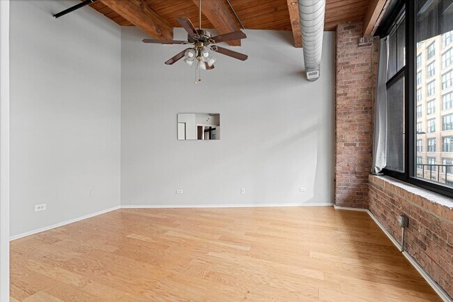 Building Photo - 625 W Jackson Blvd