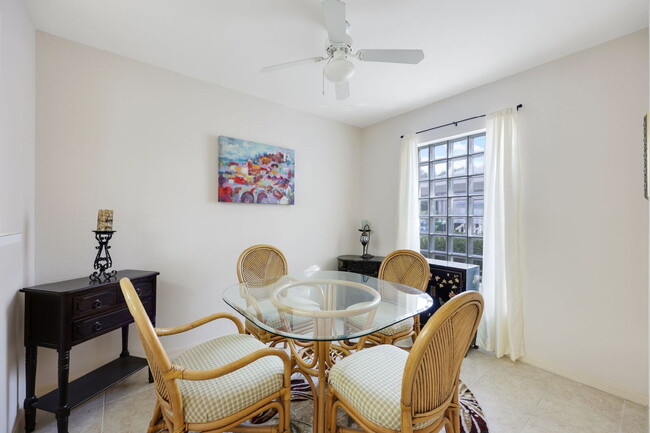 Building Photo - Fully Furnished or Unfurnished Condo in Bo...