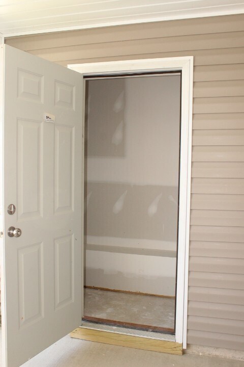 Building Photo - Gorgeous Townhome!