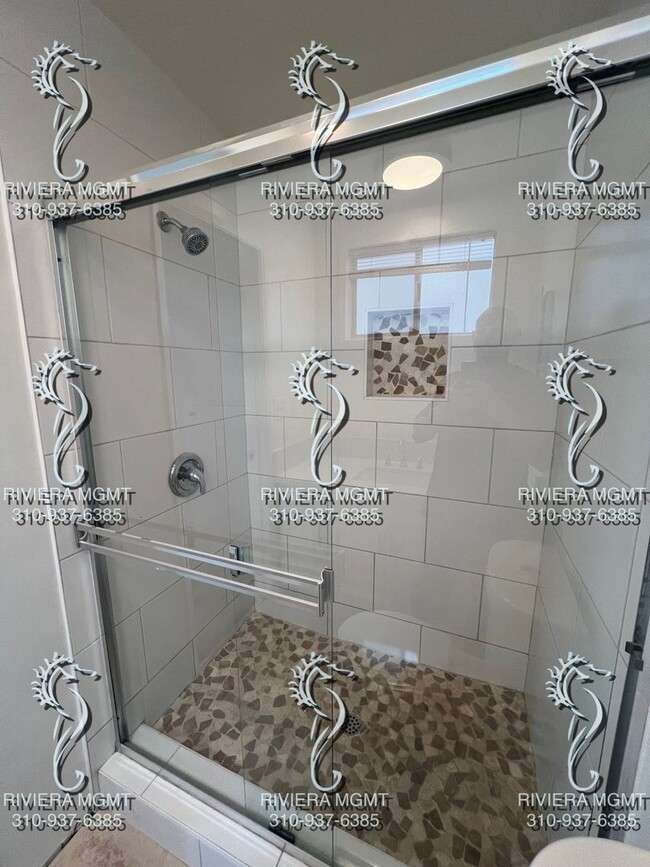 Building Photo - 206