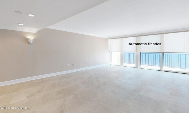 Building Photo - 2100 Ocean Dr S