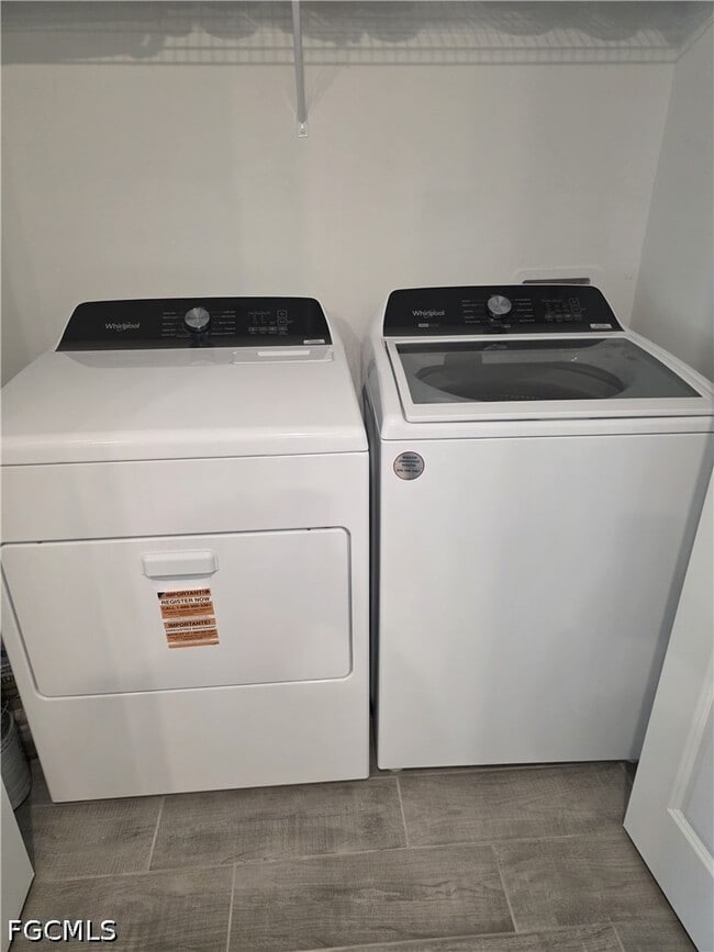 Building Photo - 4421 NE 15th Pl