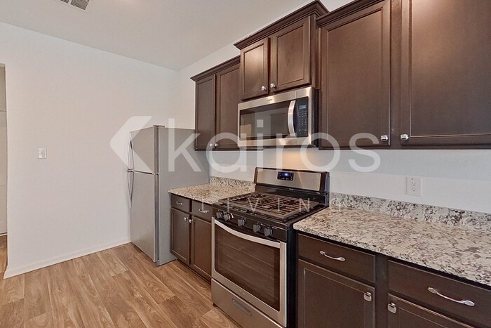 Building Photo - 962 Shady Brk