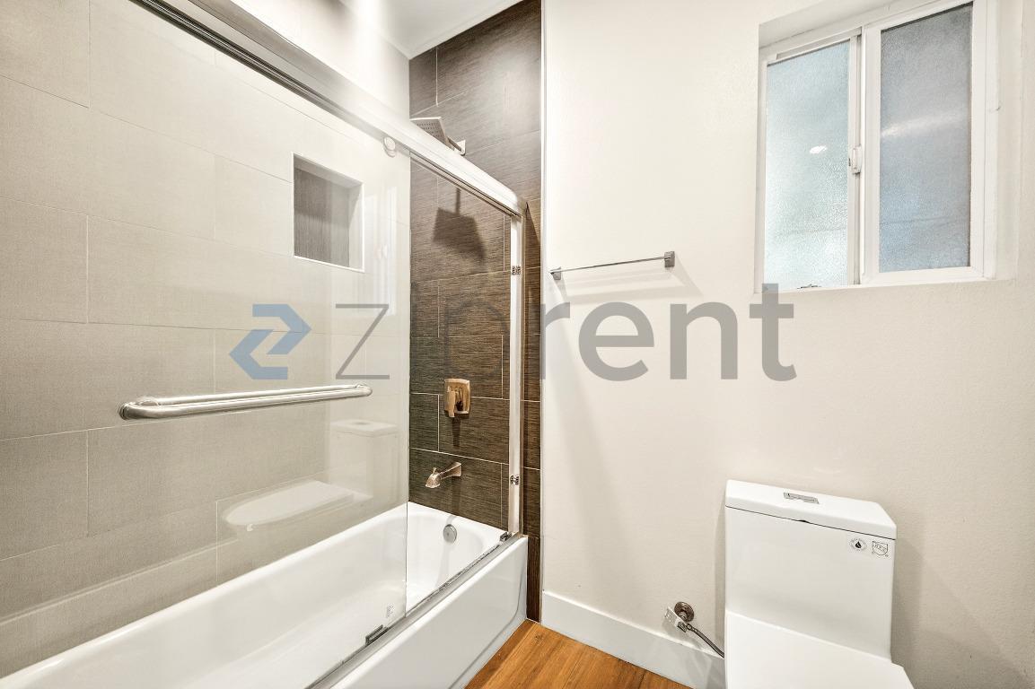 Building Photo - 5641 Riverton Ave