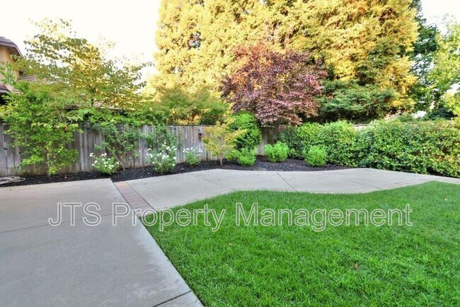 Building Photo - 2696 Prestwick Dr