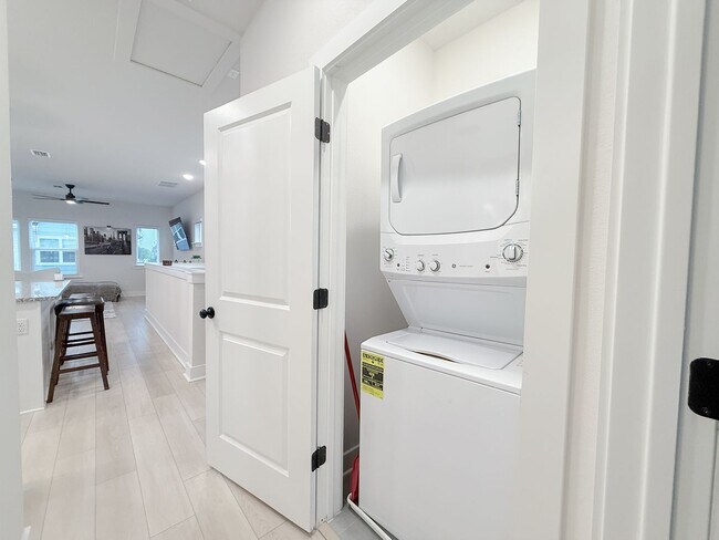 Building Photo - Resort-Style Living in eTown | Gated Community + Top Amenities