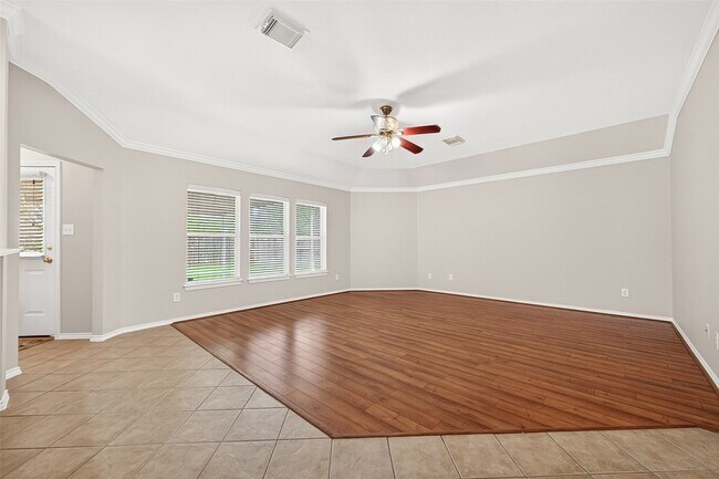 Building Photo - 1646 Martin Lake Dr