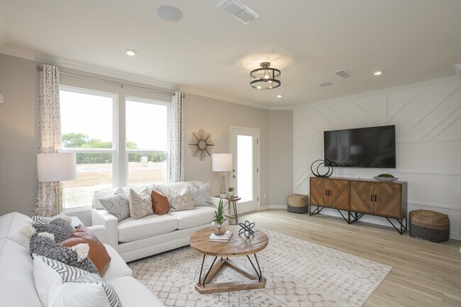 Building Photo - 5339 Bellflower Hls