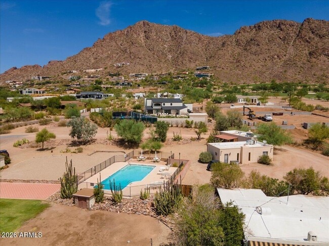Building Photo - 5702 E Camelback Rd