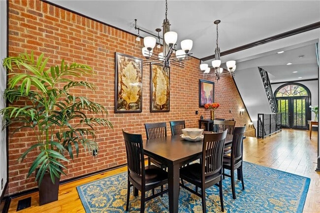 Building Photo - 5512 Glenridge Dr