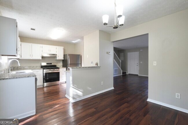 Building Photo - 5702 Wells Cir