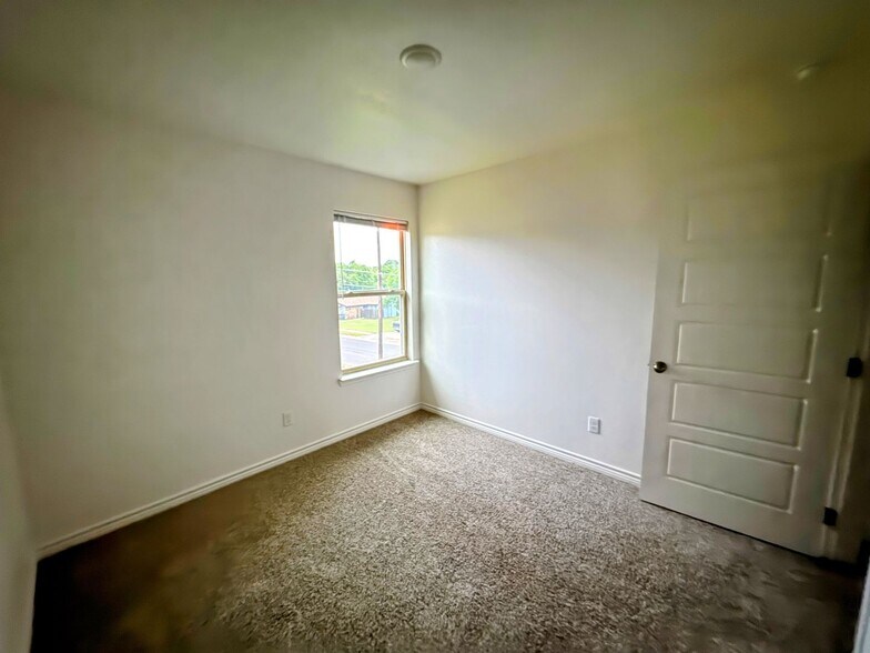Building Photo - 301 Agua Chiquita Ct