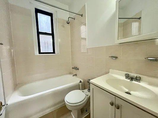 Building Photo - 1 bedroom in BRONX NY 10467