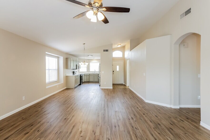 Building Photo - 2044 S Avoca Cir