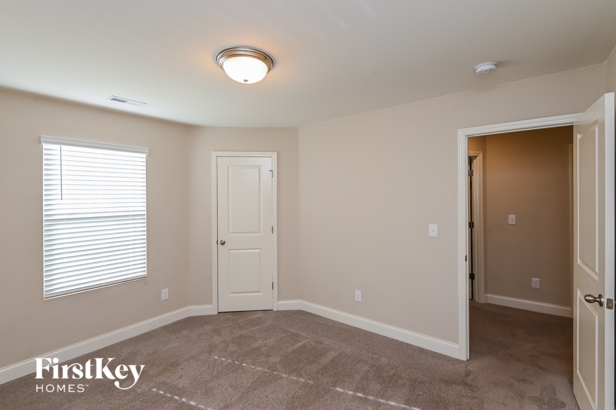 Building Photo - 9147 Marion Oaks Dr