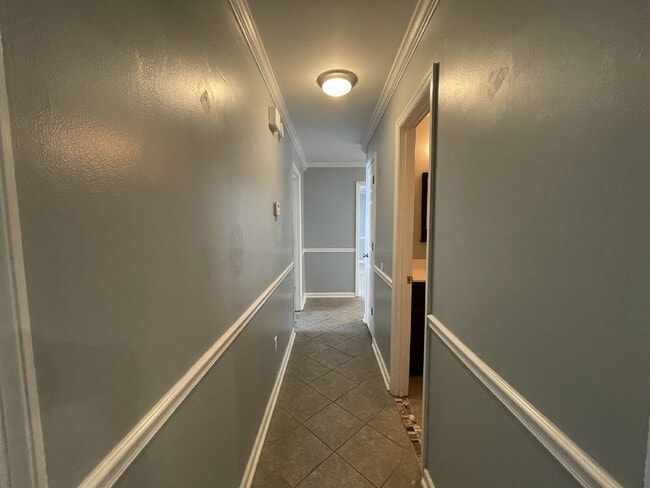 Building Photo - Home For Rent