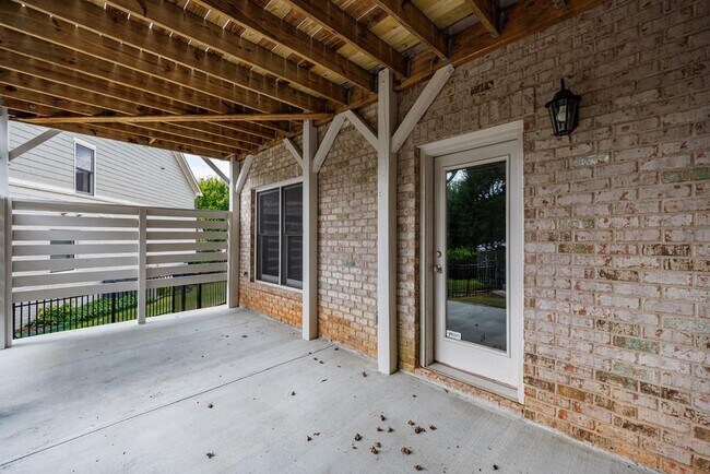 Building Photo - 11760 Stratham Dr