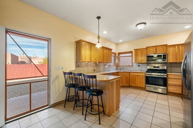 Building Photo - 1 MO. FREE RENT! Serene Pueblo-Style Home in Tierra Contenta