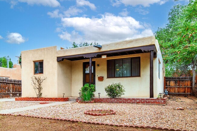 Building Photo - Original Stamm Home in South Capital District