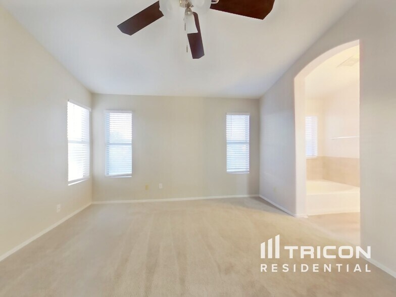 Building Photo - 3802 W Firehawk Dr
