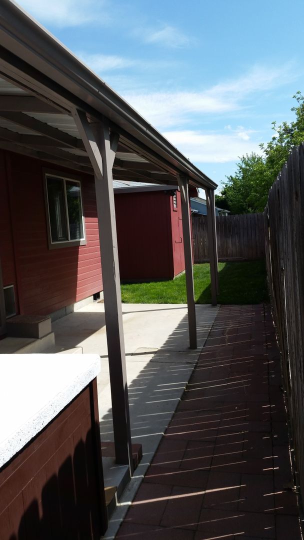 Building Photo - Beautiful Home with Hobby Shop and RV PARKING