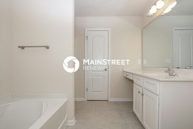 Building Photo - 4 Bedroom Pet-Friendly Home in Charlotte, ...