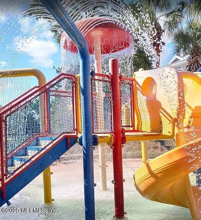 Building Photo - 6 Bedrooms 4 Bathroom 1672 Hammock Grove Lane