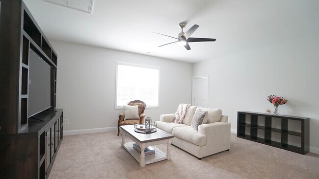 Building Photo - 329 Sparrow Rdg Dr