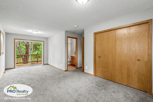 Building Photo - 3 Bedroom Home **50% off December's Rent with a December 2025 Move In**