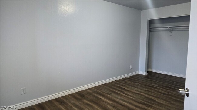 Building Photo - 716 N 11th St