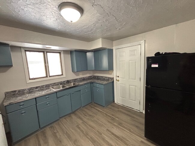 Building Photo - 211 N 5th Ave