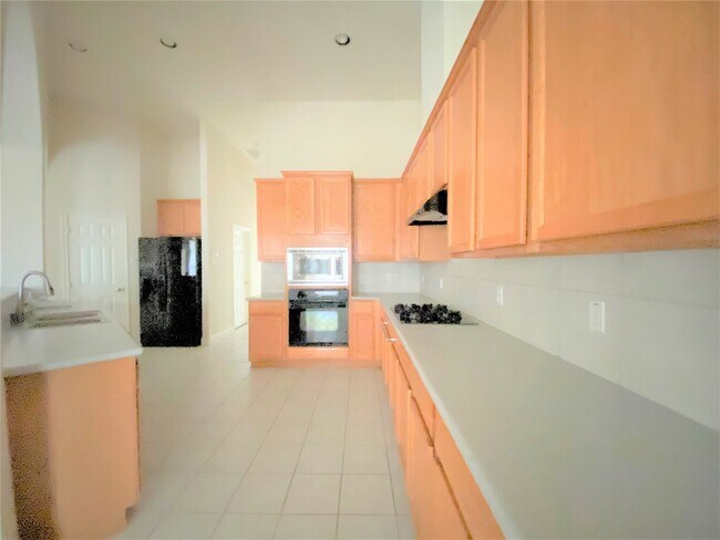 Building Photo - 10122 Meridian Lakes Dr