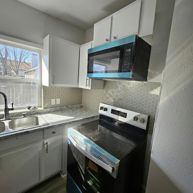 Building Photo - 1509 W Collin St