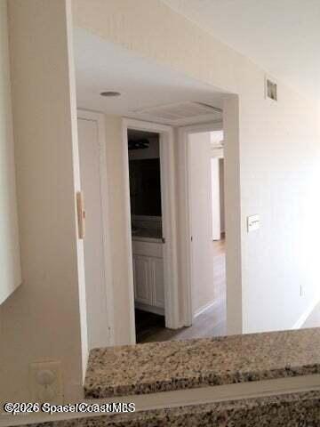 Building Photo - 650 Is Clb Ct