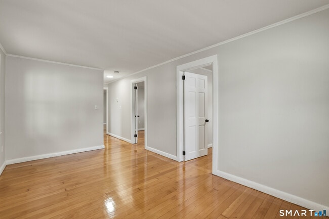 Building Photo - 140 Camp Ave