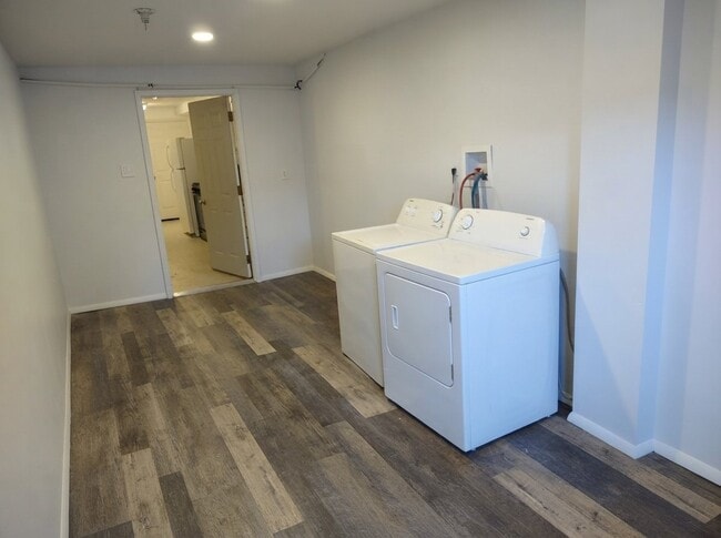 Building Photo - 11257 Cedar View Cir