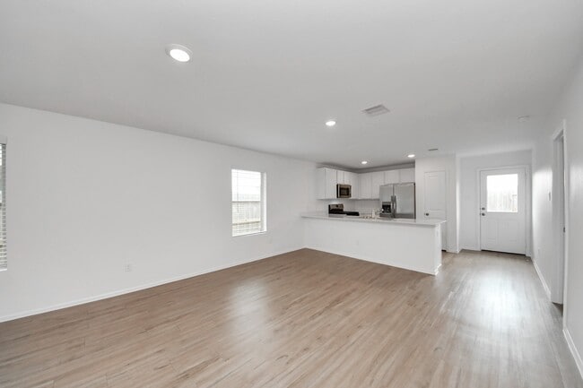 Building Photo - 9010 Estes Lks Dr