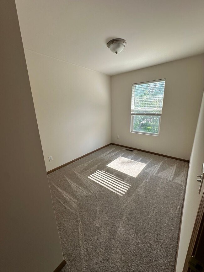 Building Photo - 222-228 Truman Ct.