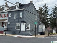 Building Photo - 200 N 11th St