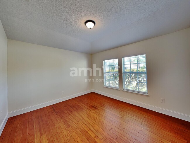 Building Photo - 2525 Stapleford Ln