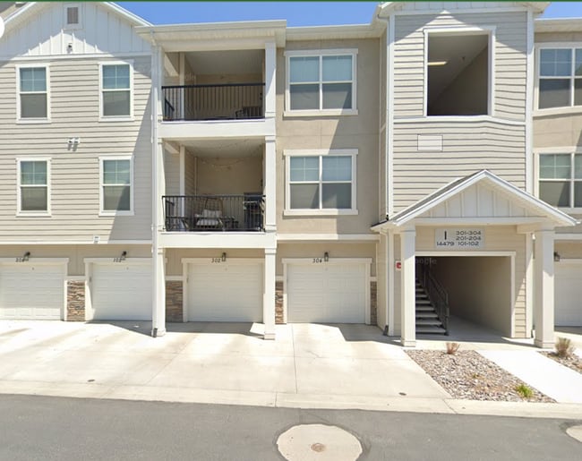 Building Photo - 3 Bed/2 Bathroom home in Herriman